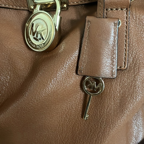 Micheal Kors large Hamilton bag - Picture 2 of 7